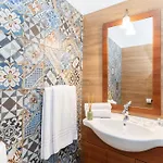 Gusto West Отель типа 