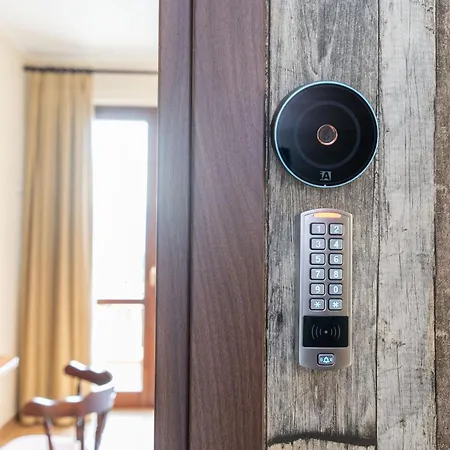 Gusto West 3* 비시나노