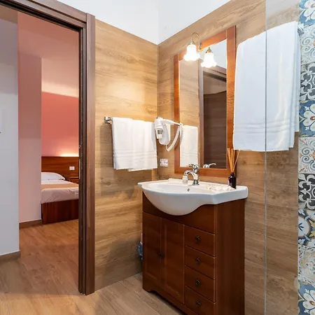 Gusto West 3*