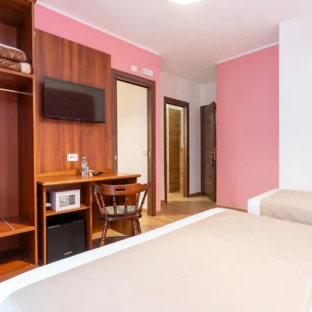 B&B Gusto West 비시나노